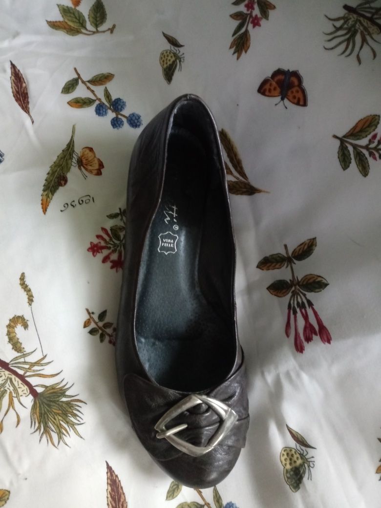 Buty czółenka damskie skórzane rozmiar 37 firma venetti