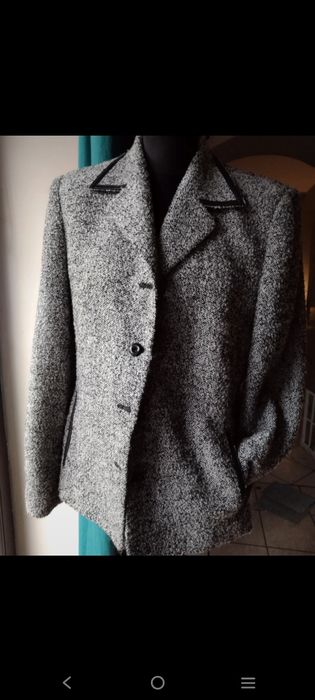 Marynarka wykończona skórą