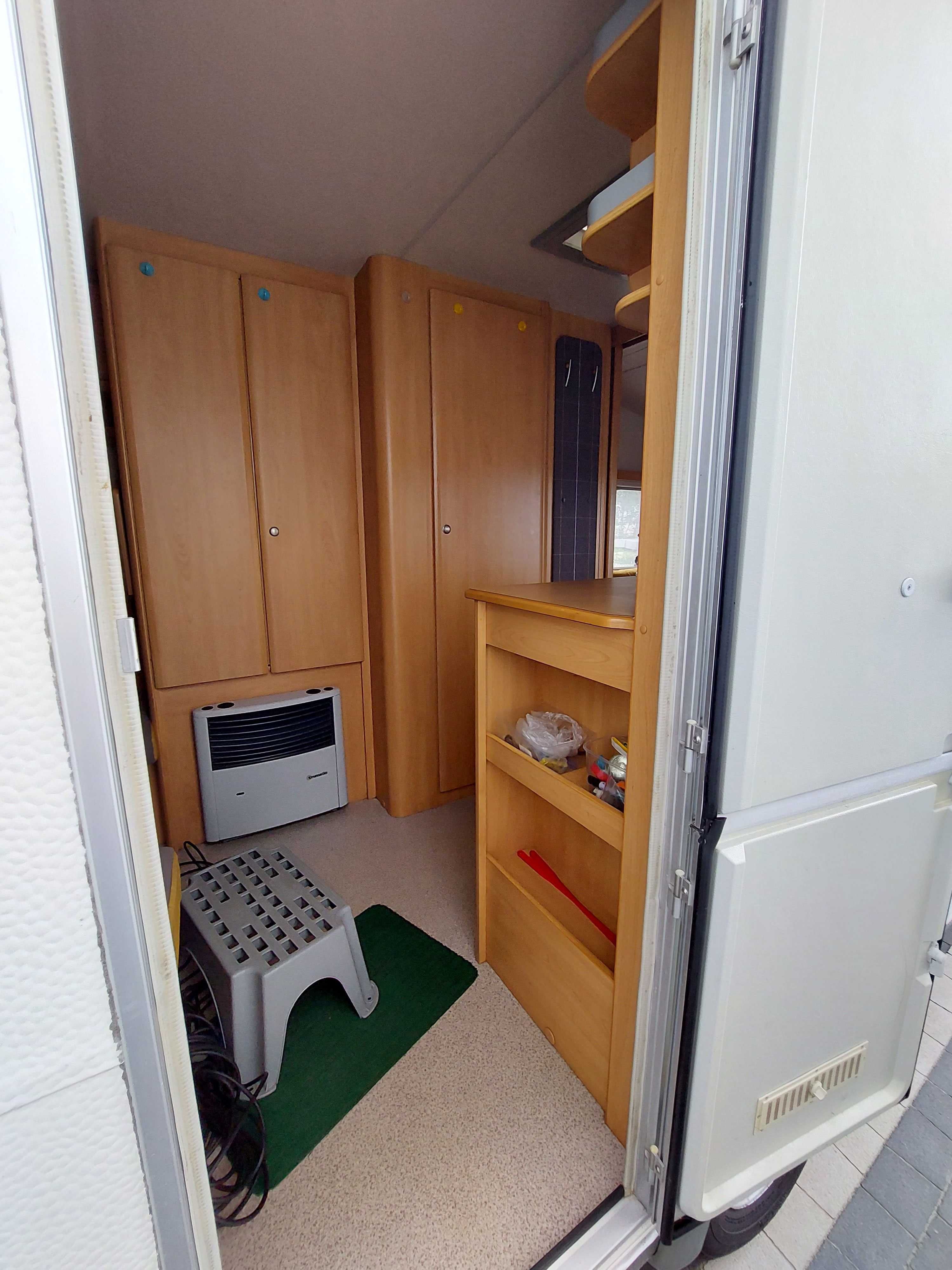 KNAUS 450TF Sudwind nowe Mover AGM Klima 5 miejsc Przedsionek