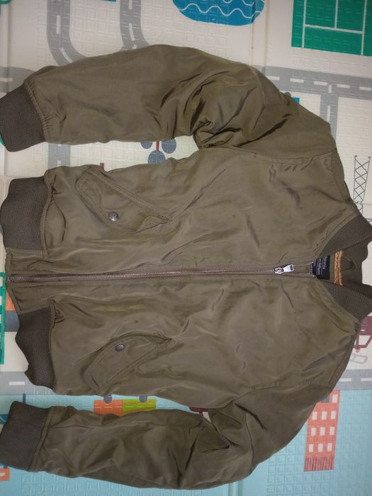 Жіноча осіння куртка  44