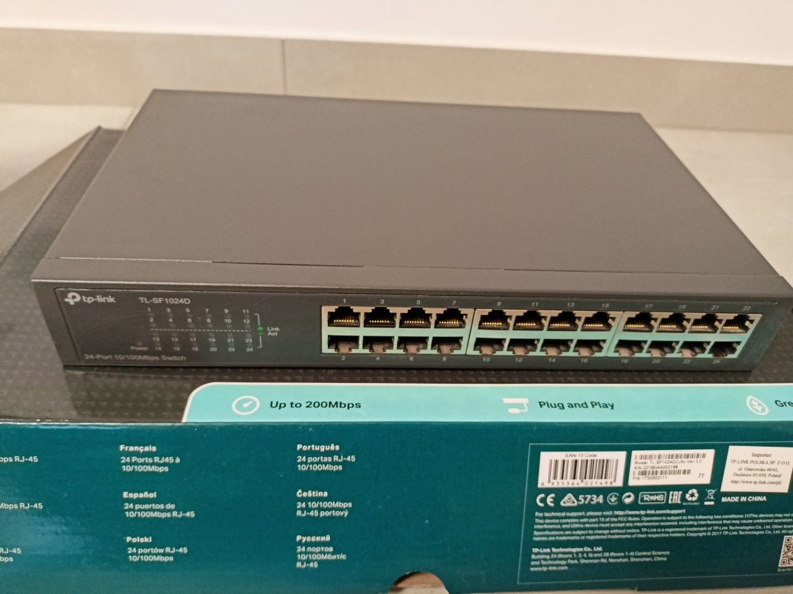 Switch 24-port 10/100Mbps