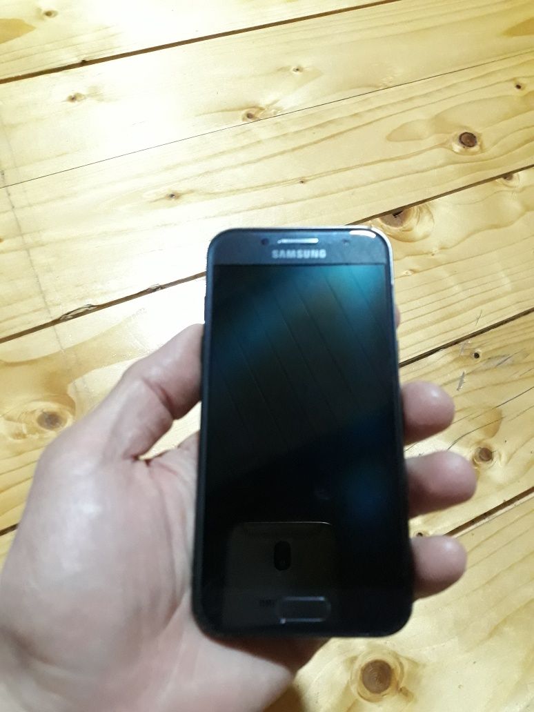 Samsung galaxy a3 2017 2/16 смартфон