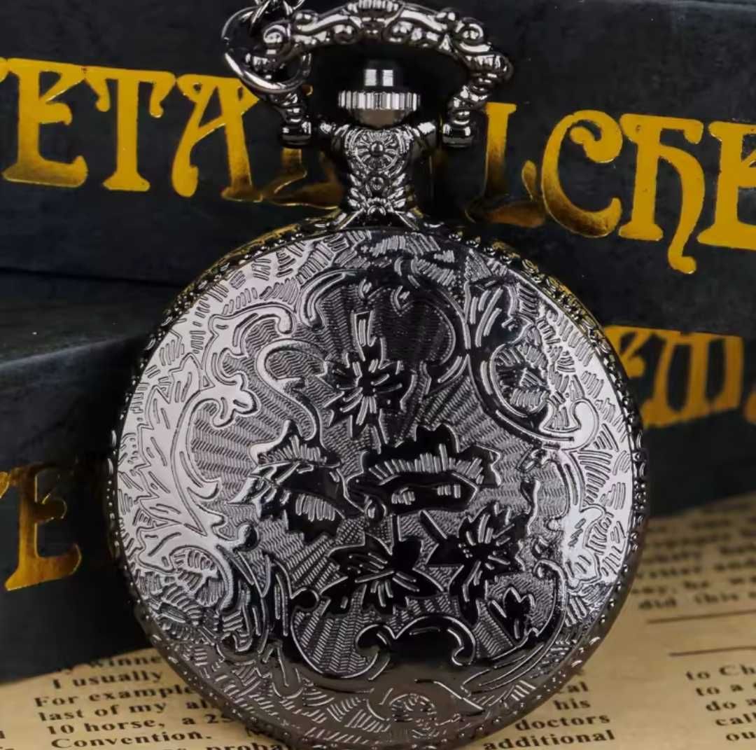 Черные кварцевые карманные часы с игральными картами в казино