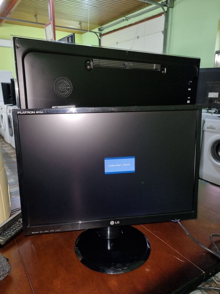 Монітор LG  L226WTQ