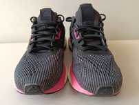 Кросівки жіночі adidas 40р