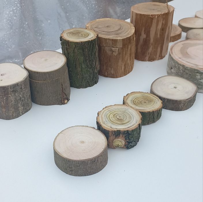 Пиньочки, палички,спили.