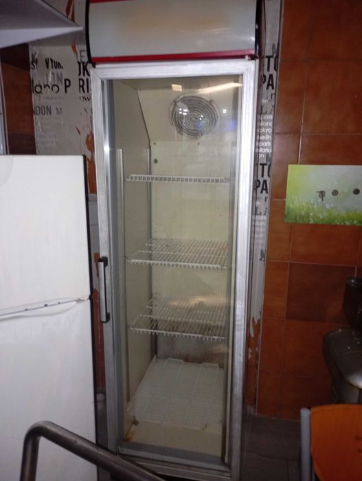 Expositor Frigorífico Vertical – Porta de Vidro