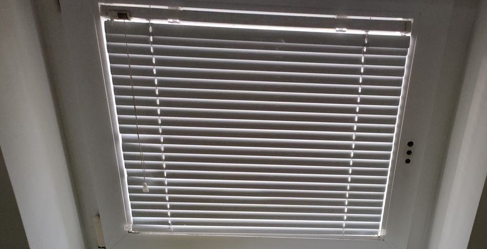 Żaluzje białe 61x52 cm