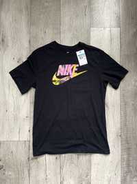 Футболка Nike NSW Futura tee розмір М Оригінал dz2861-010