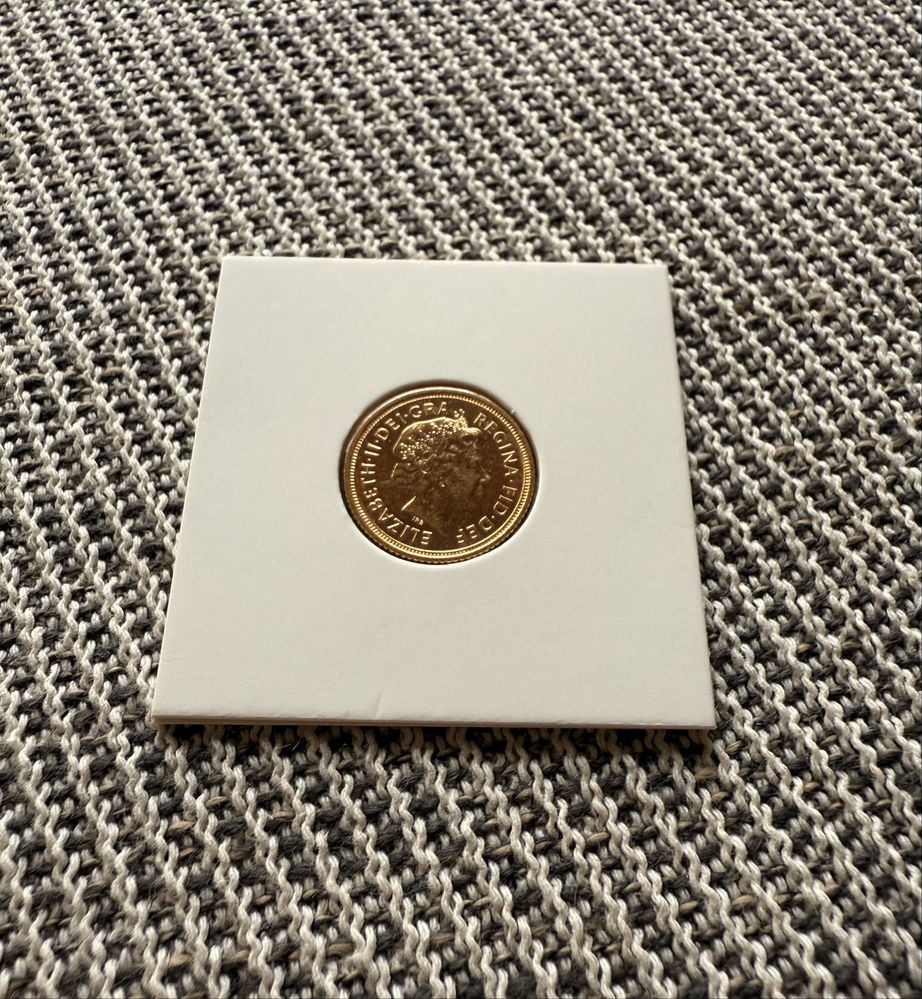 Moeda meia libra de ouro brasão 2005