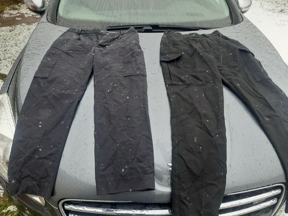 Штаны поліції Британії чорні