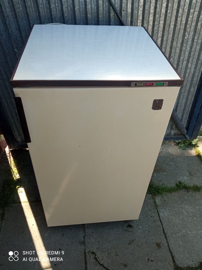 Zamrażarka stara wys 105 cm szer 55 glb 60cm.