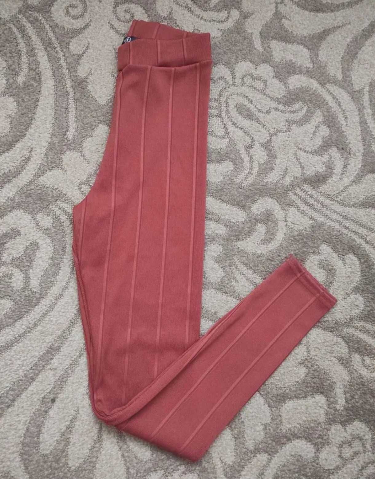 Legginsy prążkowane z wysokim stanem Missguided