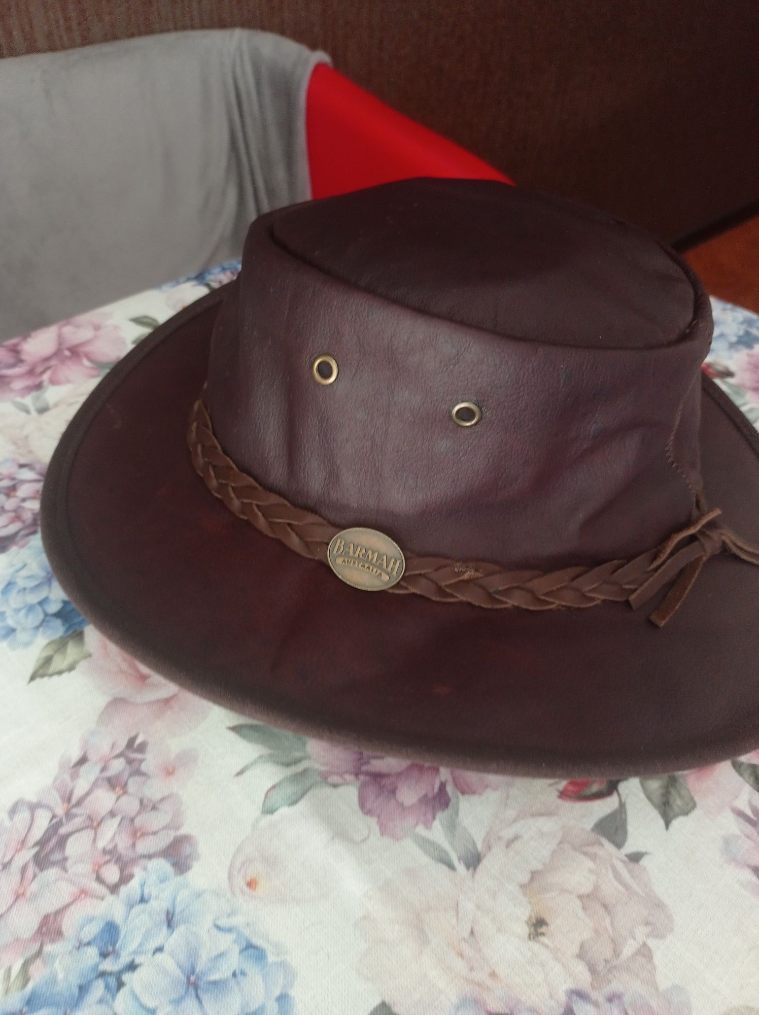 Продам шкіряний капелюх Barmah