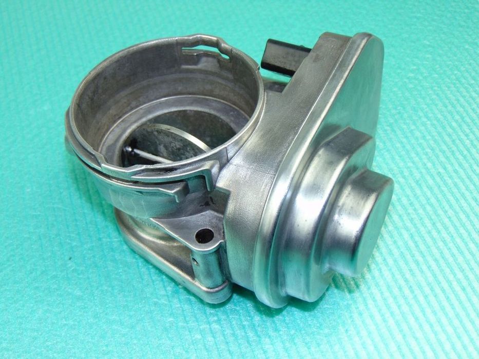 Przepustnica 038128063L 1,9TDI 2,0TDI BKD AXR BSW