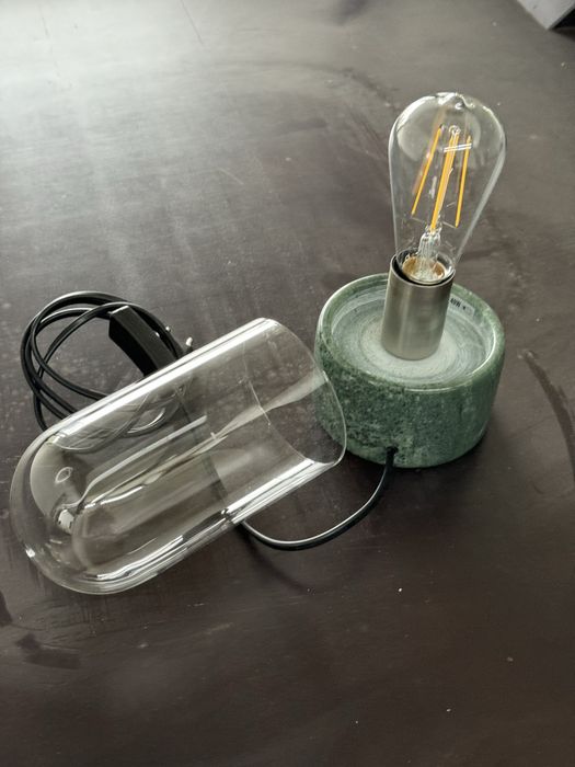 Candeeiro de mesinha decorativo em pefra de orstiva verde!