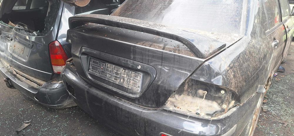 Mitsubishi Lancer VII  Lotka spojler TYŁ sedan