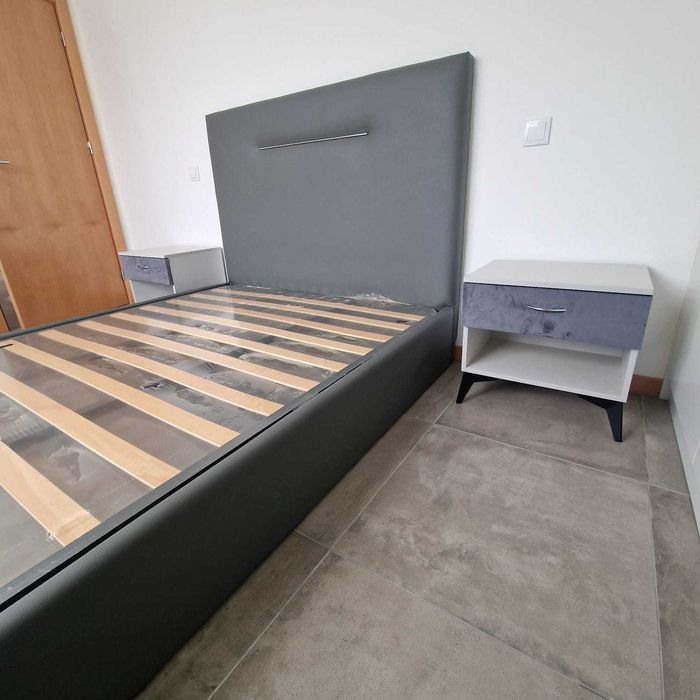 Camas De Casal Estofadas Top de Gama 190x140m Estrado Incluído 199€ !!