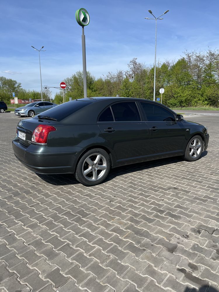 Тойота Авенсіс 2.2