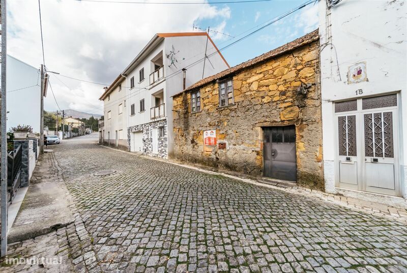 Moradia Rústica T2 / Covilhã, Erada