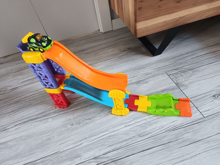Vtech autka TUT TUT zestaw szalona rampa