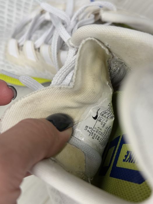 Продам кроссовки Nike