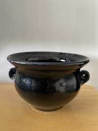 Czarna ceramiczna miska