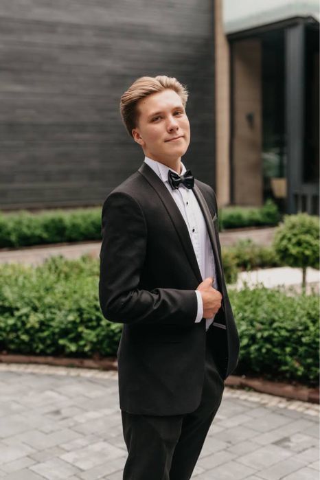 Чоловічий костюм Andreas Moskin