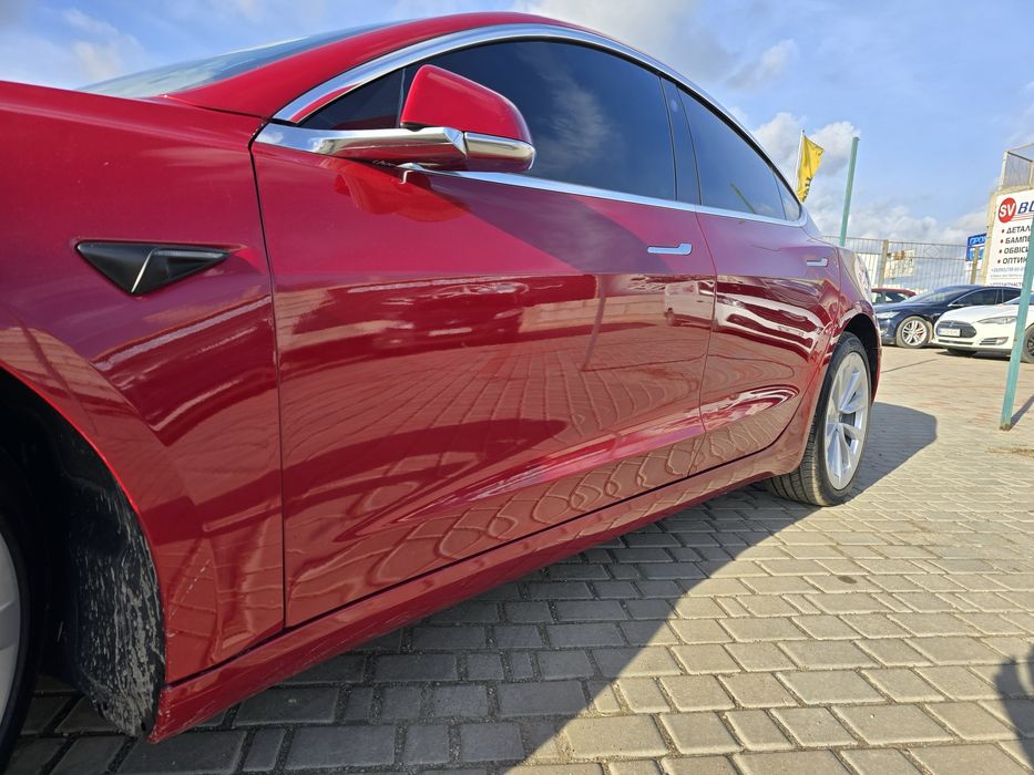 Продам Tesla Model 3