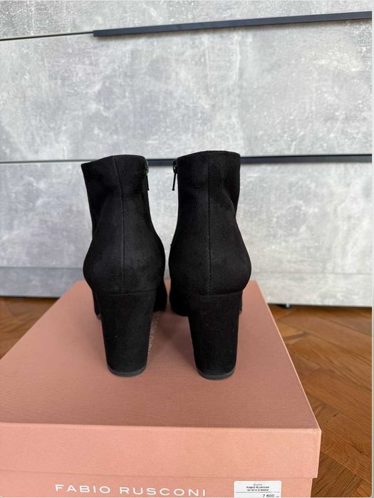 Жіночі замшеві Ботильйони італійського бренду Fabio Rusconi