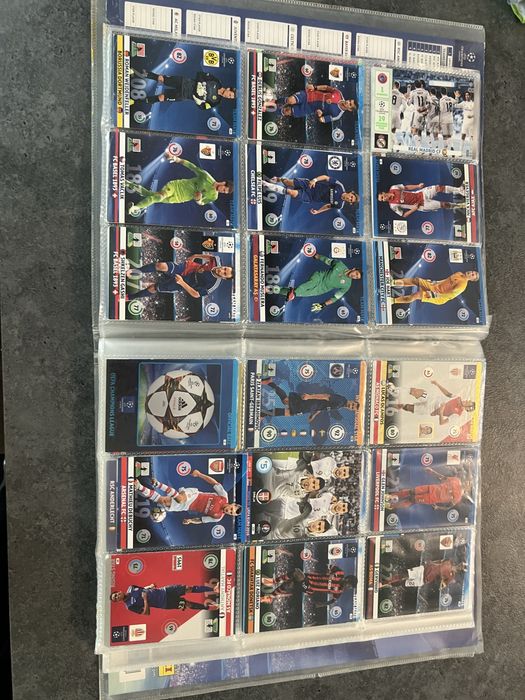 Album z kartami pilkarskimi kilecjonerski