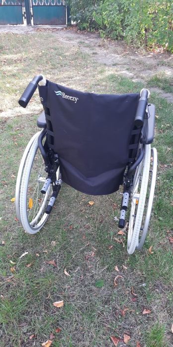 Nieużywany wózek inwalidzki Breezy Basix2