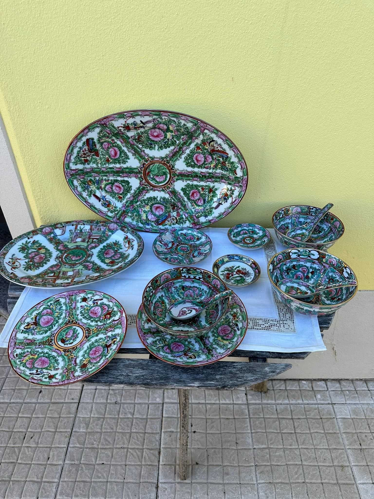 Conjunto de loiça chinesa em optimo estado