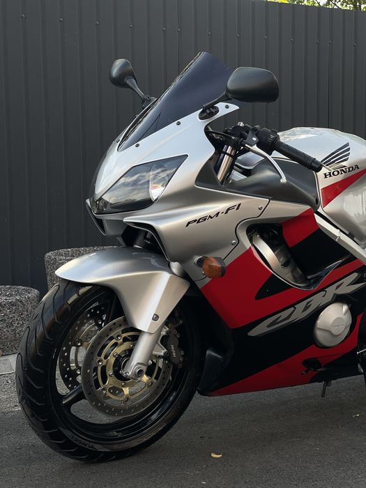 Honda cbr 600 f4i