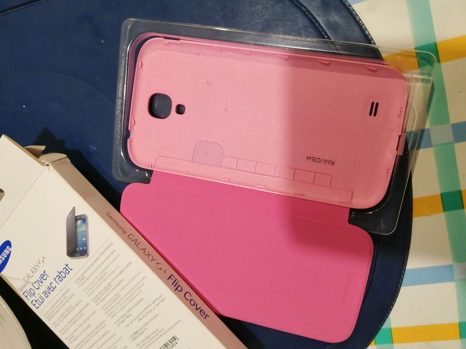Etui na telefon Samsung Galaxy S4 plus naklejka gratis