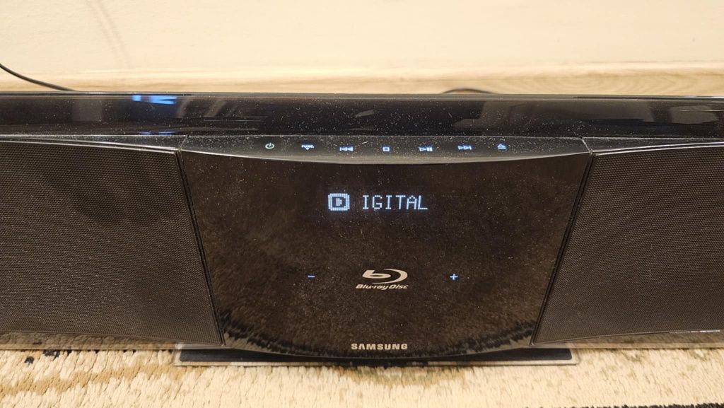 2.1 1+1 Soundbar Subwoofer DVD Bluray Samsung HT-BD8200