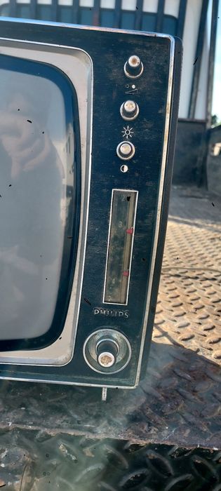 Televisão Philips antiga