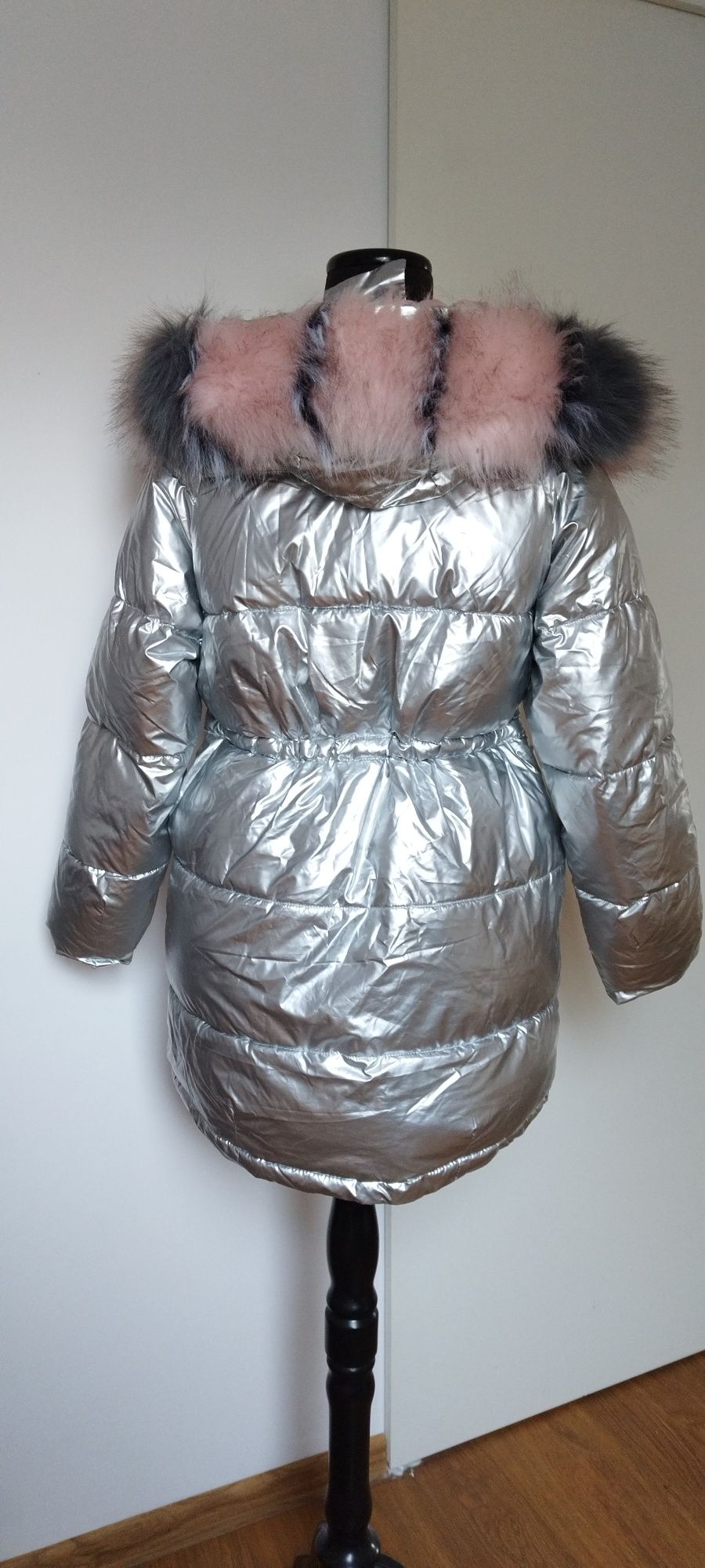 śliczna kurtka zimowa na duży biust L XL srebrna sciągacze