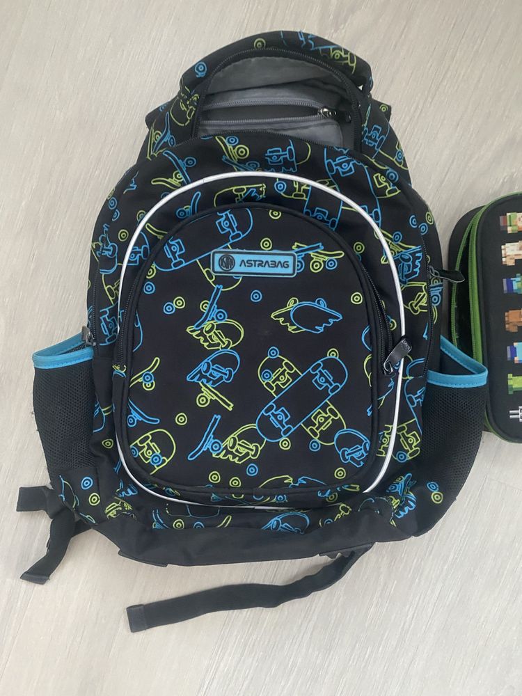 Sprzedam plecak + piornik Minecraft dla chlopca