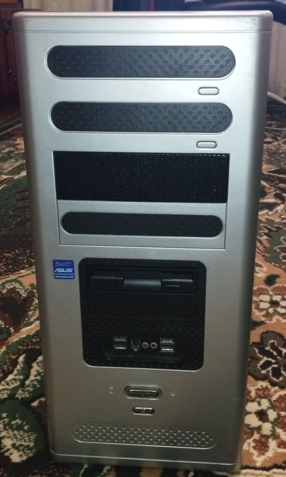 Продам компьютер с монитором 19"
