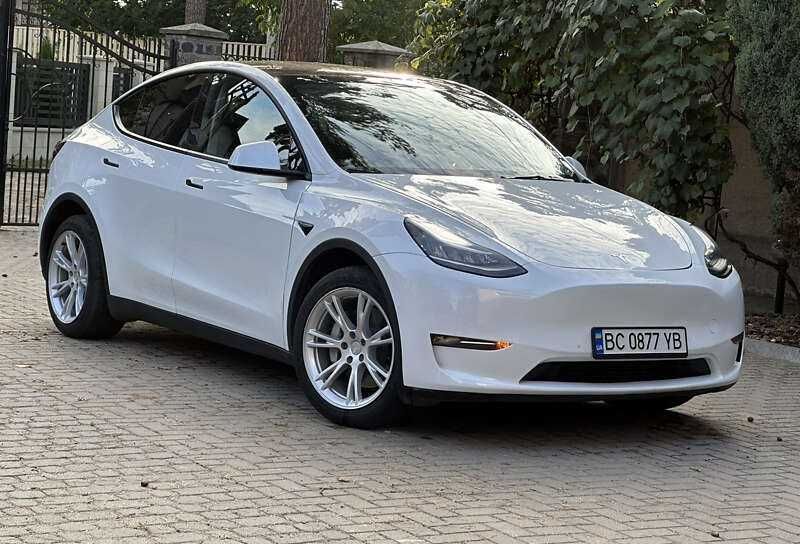Tesla Model Y 2021 Dual Motor