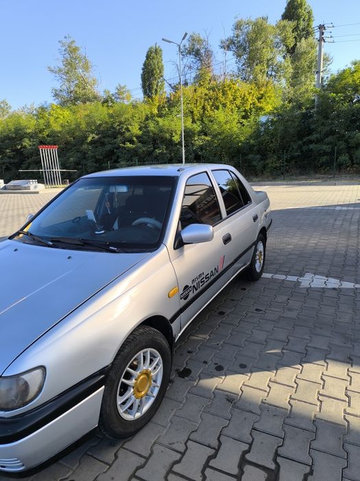 Nissan Sunny N14 1994