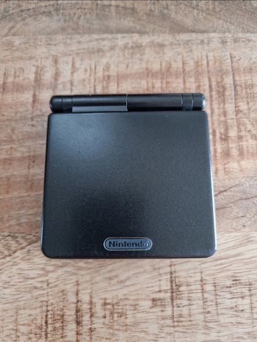 Nintendo Game Boy Advance SP