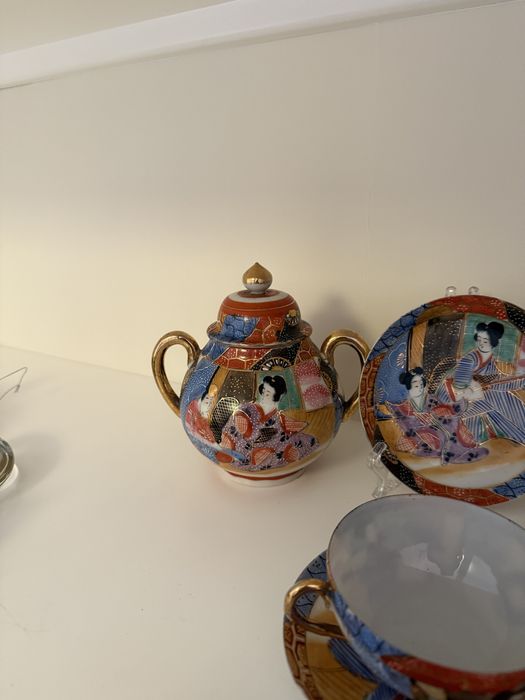 Conjunto de cha Japones (5 chavenas e pires + pratos de sobremesa)