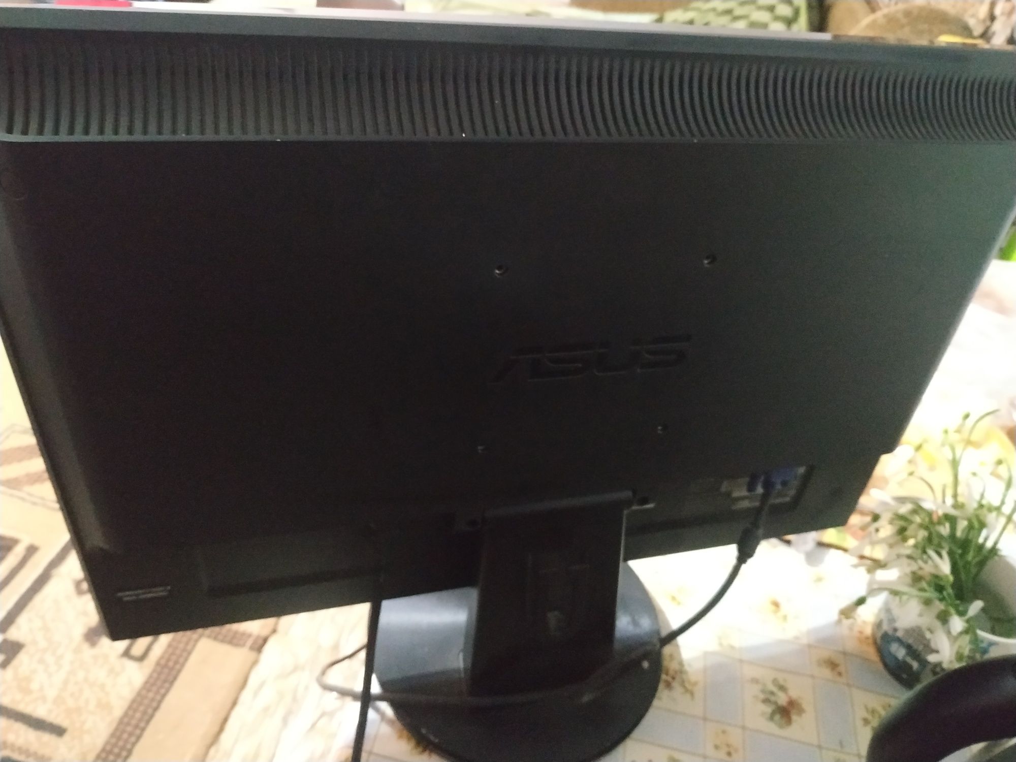 Продам монітор ASUS VW22U