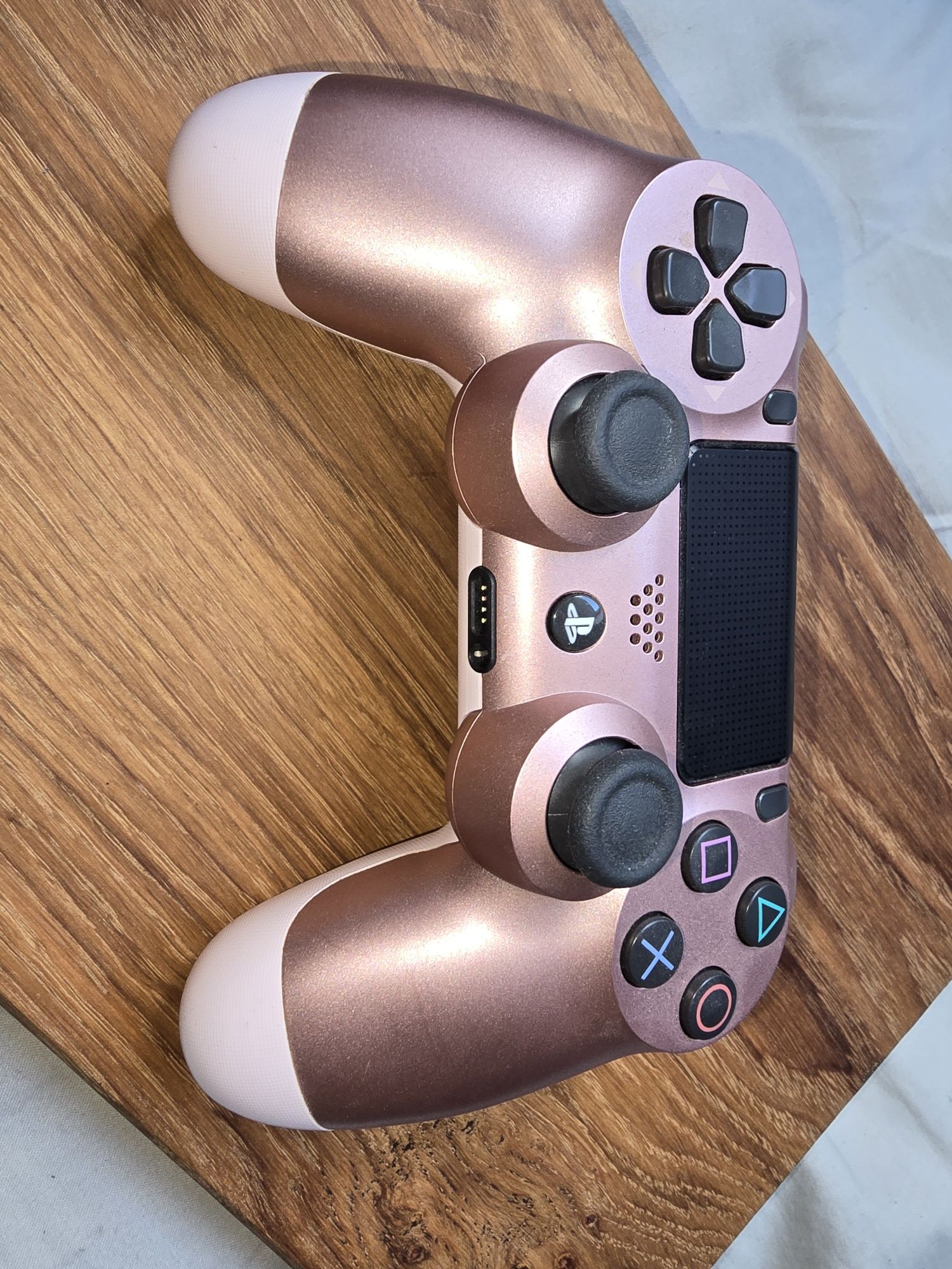 PS4 Pro Slim Oryginalny Różowe złoto pad Sony + Horse Club Adventure