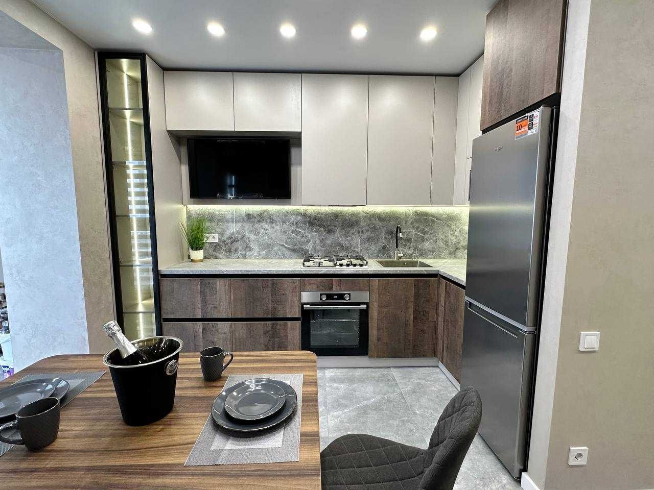 Продам ТОП квартира  51м2 Спальня + кухня-студия Днепровская Брама 2