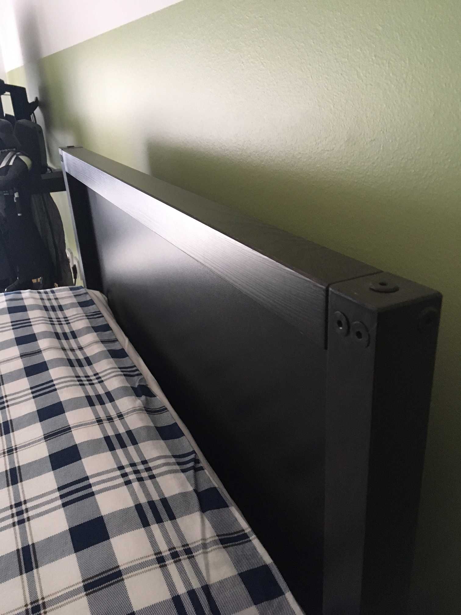 Cama de solteiro em excelente estado