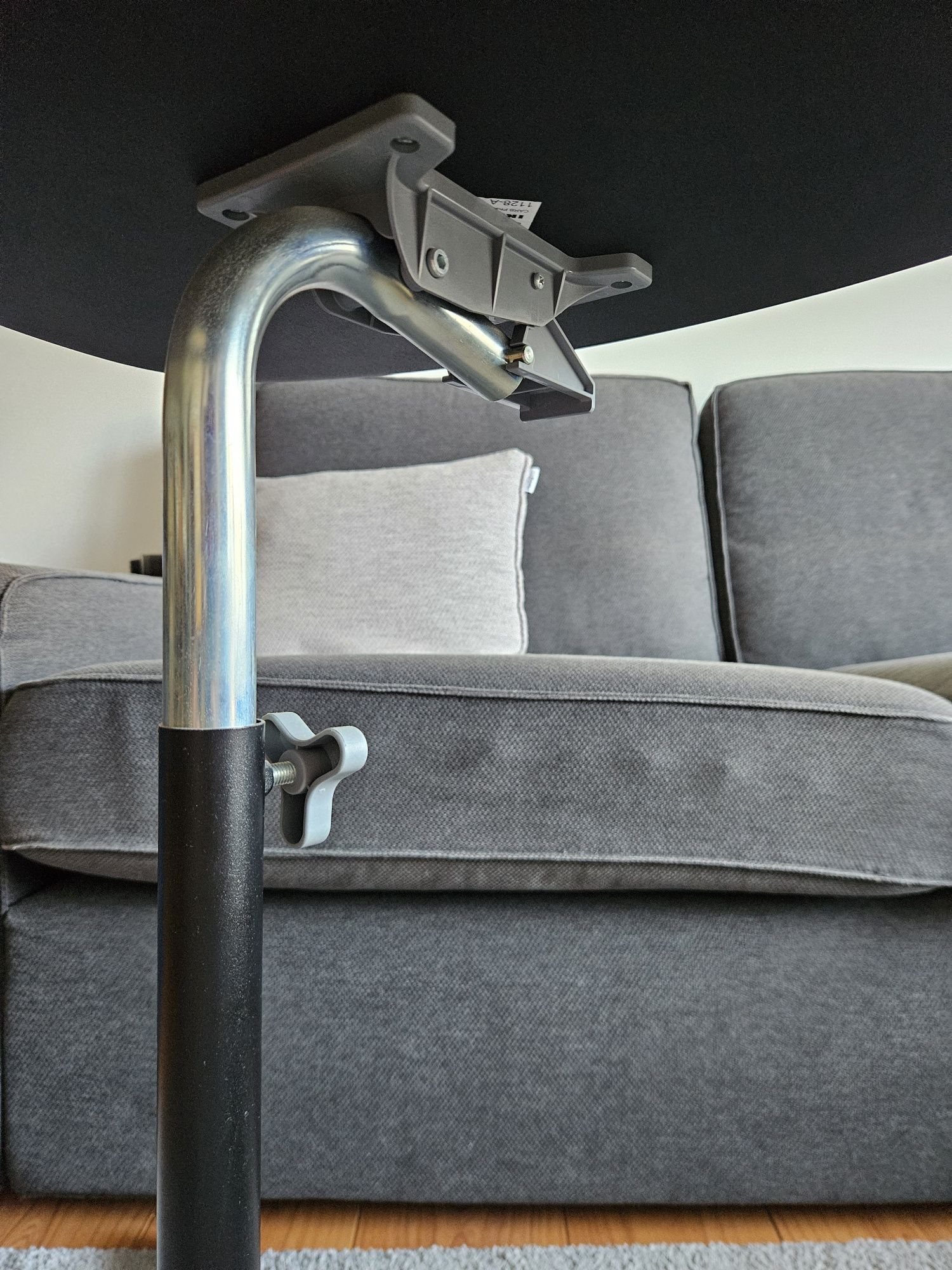 Mesa suporte portátil IKEA