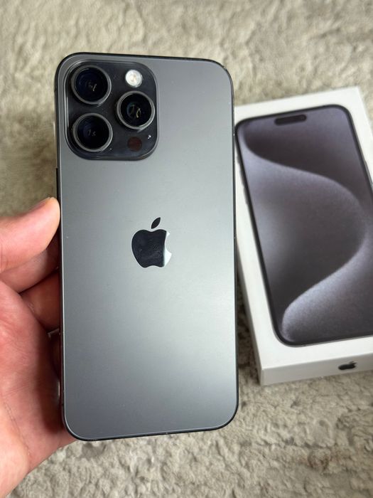 iPhone 15 pro max 256 gb black titanium